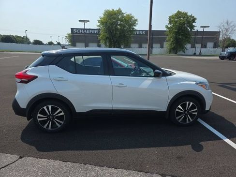 Used 2019 Nissan Kicks SV FWD image 5