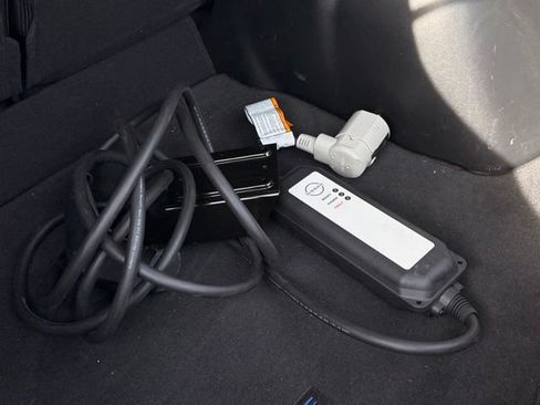 Used 2025 Nissan Leaf S FWD image 18