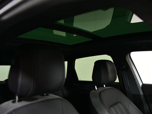 Used 2025 Audi Q4 e-tron Premium Plus w/ Premium Plus image 14