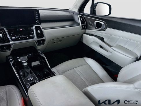 Certified 2023 Kia Sorento SX FWD image 22