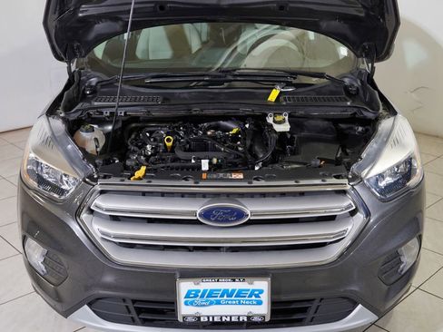Used 2019 Ford Escape SE image 16