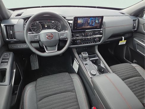 New 2026 Nissan Pathfinder Rock Creek w/ Rock Creek Premium Package AWD/4WD image 11