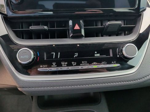 Used 2025 Toyota Corolla SE FWD image 25
