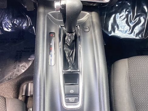 Used 2019 Honda HR-V EX image 19