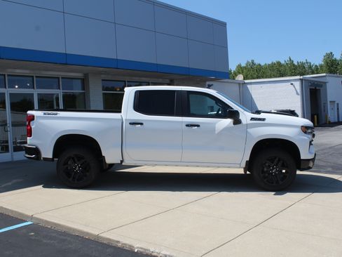 New 2026 Chevrolet Silverado 1500 LT Trail Boss w/ Convenience Package II AWD/4WD image 3