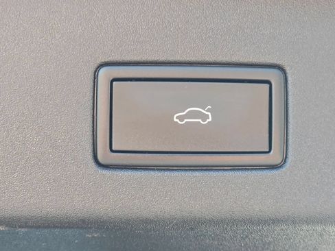Used 2022 Volkswagen ID.4 Pro S RWD image 16