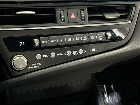 Used 2023 Lexus ES 350 image 24
