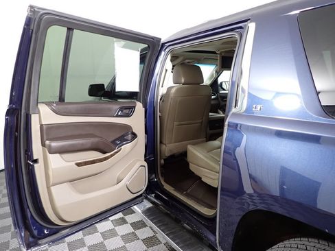 Used 2018 Chevrolet Suburban LT w/ LT Signature Package AWD/4WD image 37