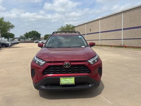 Used 2025 Toyota RAV4 XLE image 2