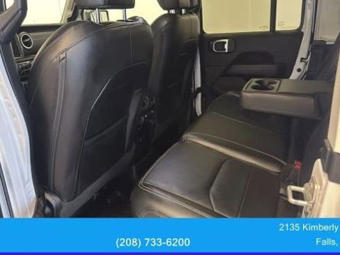 Used 2022 Jeep Wrangler Unlimited Sahara w/ Cold Weather Group AWD/4WD image 28
