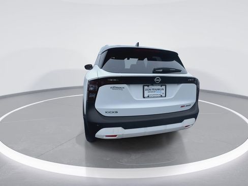 New 2025 Nissan Kicks SR image 7