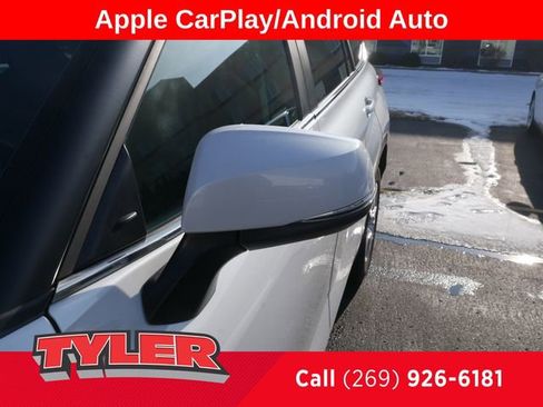 Used 2023 Toyota Highlander LE image 11