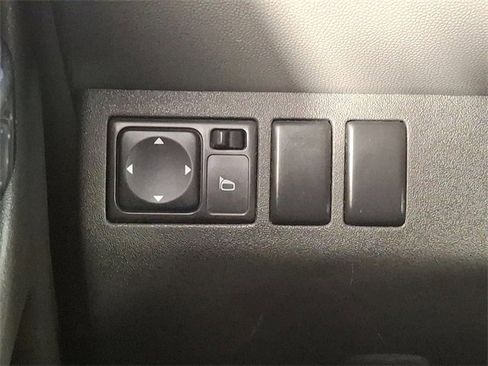 Used 2013 Nissan Xterra S w/ Value Package image 19