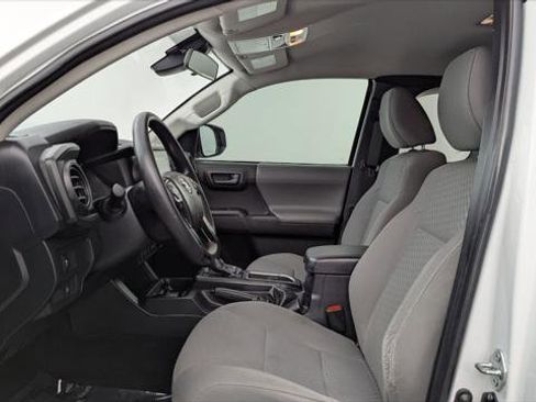 Used 2021 Toyota Tacoma SR RWD image 11