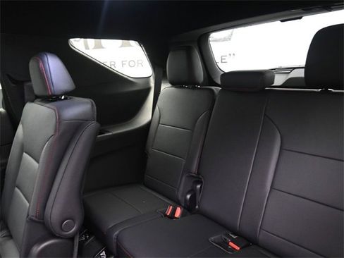 New 2026 Chevrolet Traverse Z71 w/ Enhanced Driving Package image 9