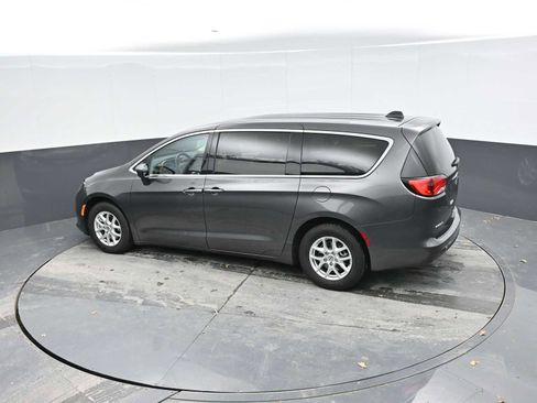 Used 2022 Chrysler Voyager LX image 30