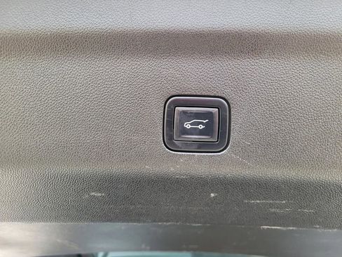 Used 2023 Chevrolet Tahoe Premier image 16