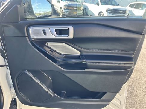 Used 2021 Ford Explorer Platinum AWD/4WD image 38
