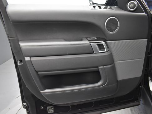 Used 2019 Land Rover Range Rover Sport HSE image 5