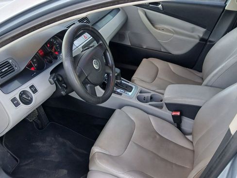 Used 2007 Volkswagen Passat 2.0T image 11