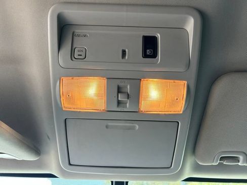 Used 2017 Nissan Titan SL AWD/4WD image 33