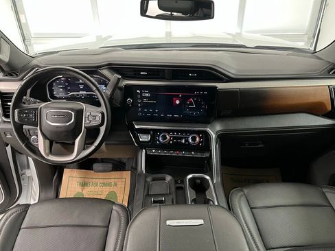 Used 2024 GMC Sierra 3500 Denali AWD/4WD image 25
