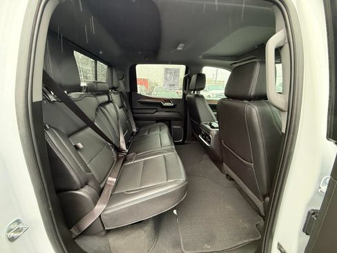 Used 2023 GMC Sierra 1500 Denali w/ Technology Package AWD/4WD image 12