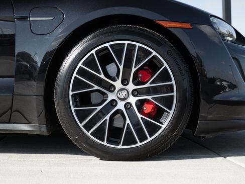 Used 2021 Porsche Taycan 4S image 33