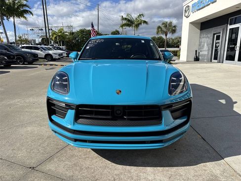 Used 2023 Porsche Macan Turbo image 30