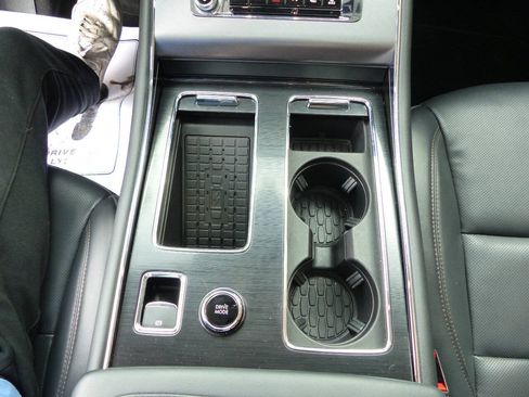 Used 2025 Lincoln Aviator AWD image 30