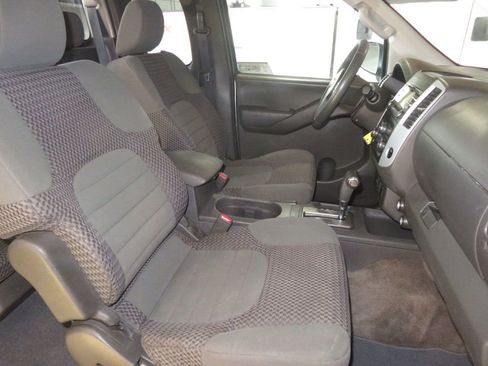 Used 2013 Nissan Frontier SV w/ SV Value Truck Pkg RWD image 30