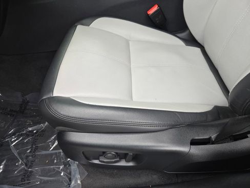 Used 2024 Land Rover Range Rover Velar Dynamic SE image 17