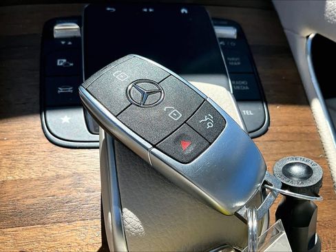 Used 2024 Mercedes-Benz GLE 350 4MATIC image 14