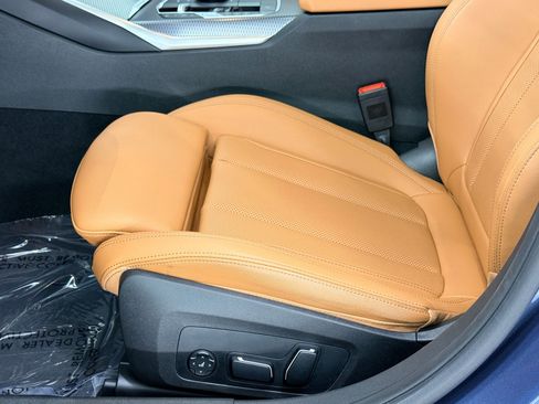 Certified 2025 BMW 330i Sedan RWD image 13