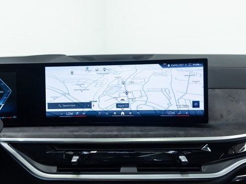 Certified 2025 BMW X7 M60i image 19