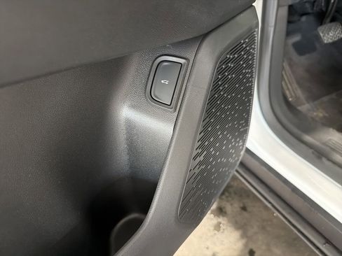 New 2026 Chevrolet Equinox LT w/ Convenience Package II image 35