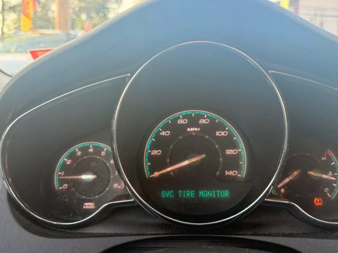 Used 2010 Chevrolet Malibu LT FWD image 21