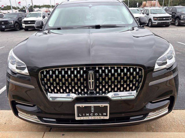 Used 2023 Lincoln Aviator Black Label w/ Class IV Trailer Tow Package AWD/4WD image 7
