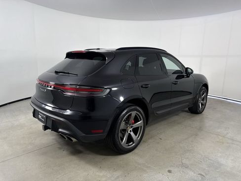 Certified 2022 Porsche Macan S AWD/4WD image 7