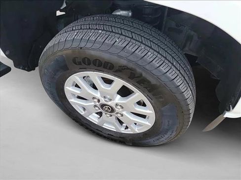 Used 2025 Toyota Tacoma SR image 10