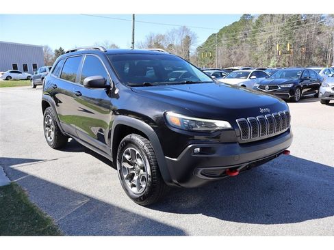 Used 2021 Jeep Cherokee Trailhawk image 8