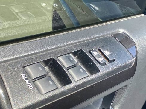 Used 2019 Toyota 4Runner TRD Off-Road Premium AWD/4WD image 13
