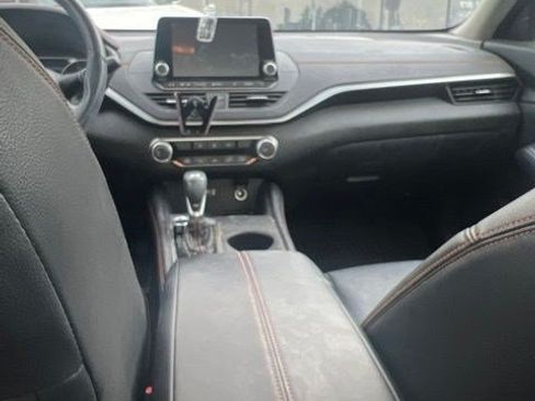 Used 2022 Nissan Altima 2.5 SR FWD image 15