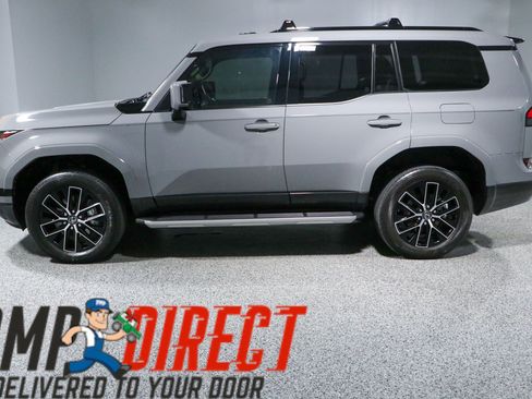Used 2024 Lexus GX 550 w/ Accessory Package (Z1) AWD/4WD image 10