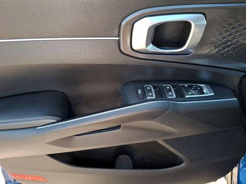 Used 2022 Kia Sorento S w/ Panoramic Sunroof Package FWD image 10