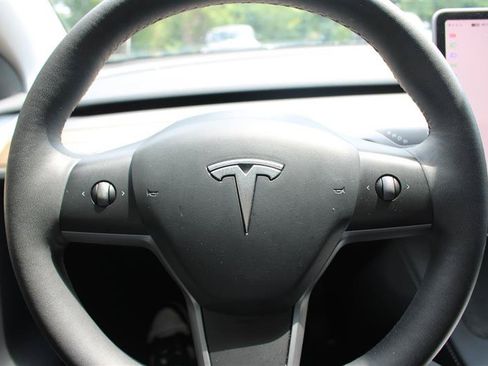 Used 2023 Tesla Model Y Long Range AWD/4WD image 13