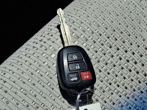 Used 2012 Toyota Camry LE FWD image 23