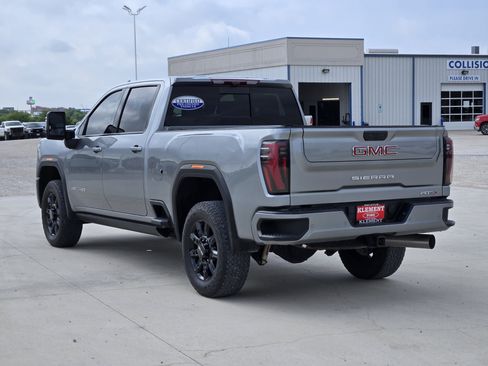 Used 2024 GMC Sierra 2500 AT4 w/ AT4 Premium Plus Package AWD/4WD image 5