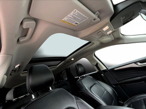 Used 2022 Ford Escape SEL w/ Technology Package image 29