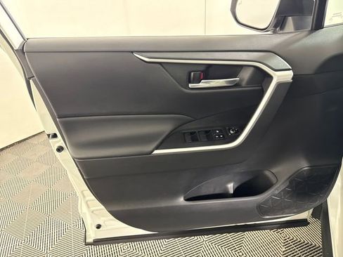 Used 2020 Toyota RAV4 XLE AWD/4WD image 27